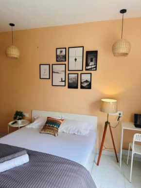 Poetry: Pvt Studio in Koregaon Park . AC WiFi SmartTv